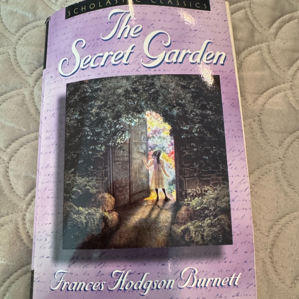 The Secret Garden Book by Frances Hodgson Burnett